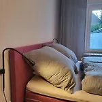 Ruhiges & Veranda Mit Guter Anbindung *