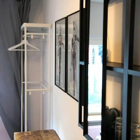 Ruhiges & Veranda Mit Guter Anbindung شقة