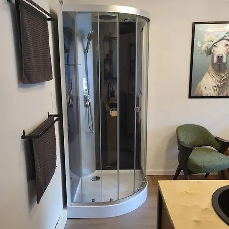 Apartamento Ruhiges & Veranda Mit Guter Anbindung *