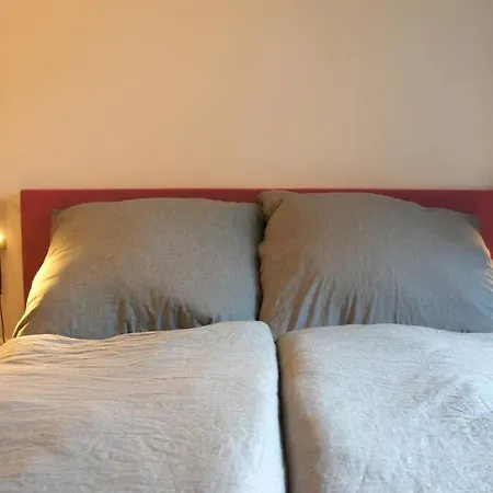 Ruhiges & Veranda Mit Guter Anbindung Apartamento