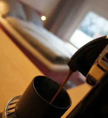 Ruhiges & Veranda Mit Guter Anbindung *