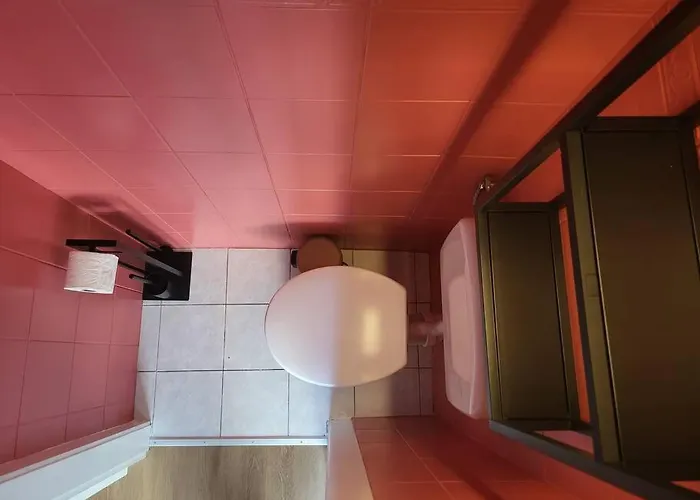 Ruhiges & Veranda Mit Guter Anbindung *