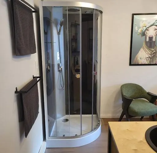 Apartamento Ruhiges & Veranda Mit Guter Anbindung *