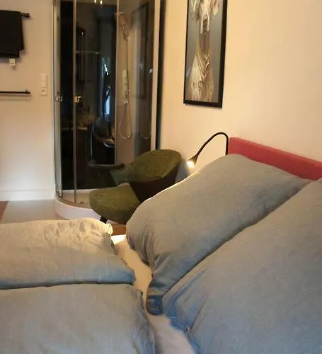 Ruhiges & Veranda Mit Guter Anbindung Apartamento *