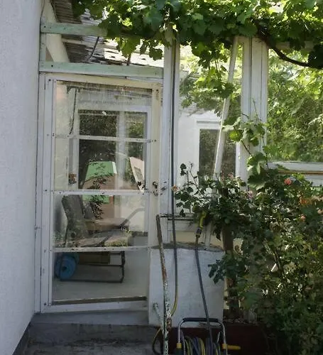 Ruhiges & Veranda Mit Guter Anbindung *