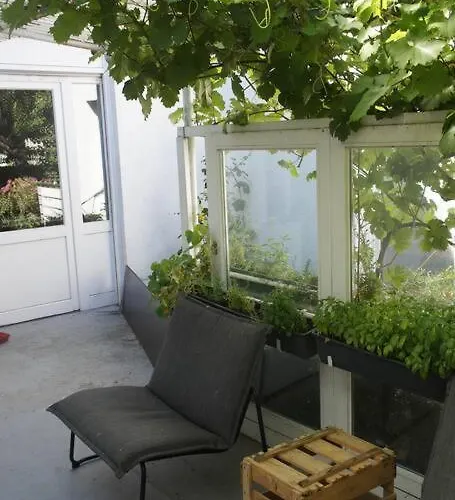 Ruhiges & Veranda Mit Guter Anbindung